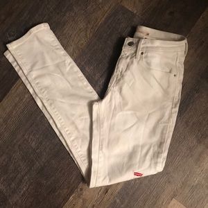 NWT Womens White Denim Levi’s Jeans W26 L32 Skinny